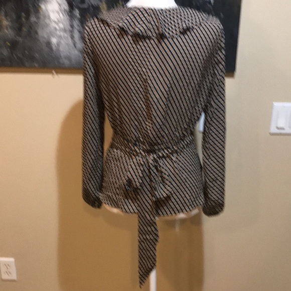 Max Studio Ruffle Wrap Front V-neck Tie Elastic Waist Long Sleeve Top-XS - Picture 3 of 11